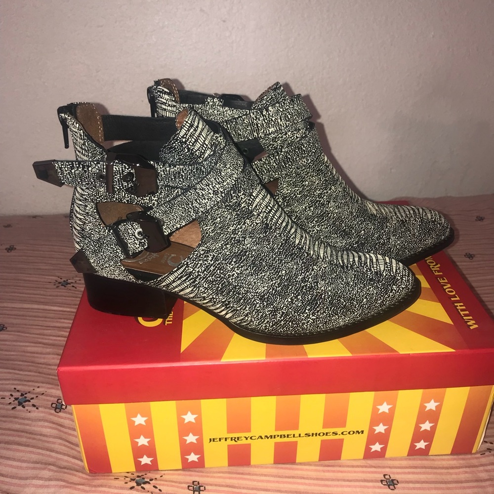 Jeffrey Campbell- Everly